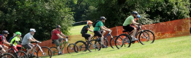 start of mountain bike race